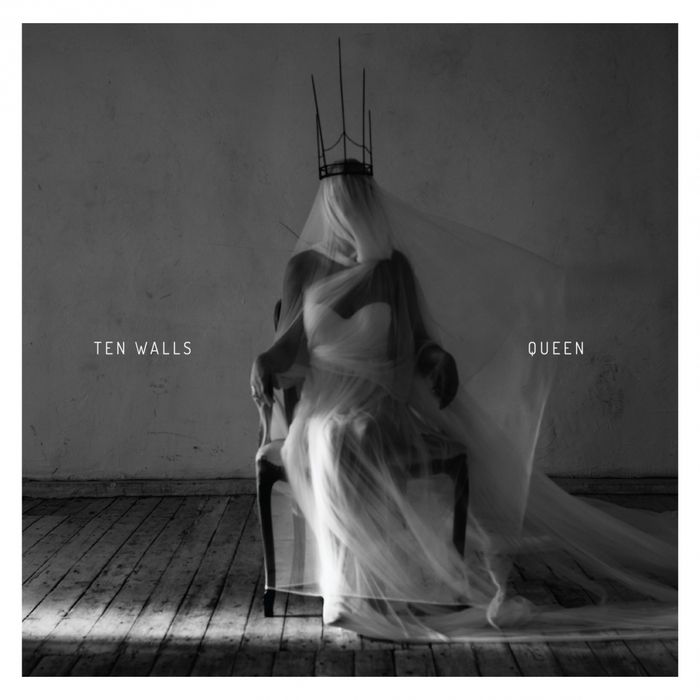 Ten Walls – Queen