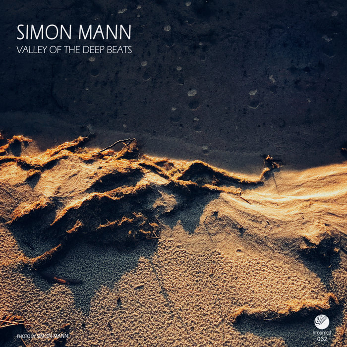 Simon Mann – Valley of The Deep Beats