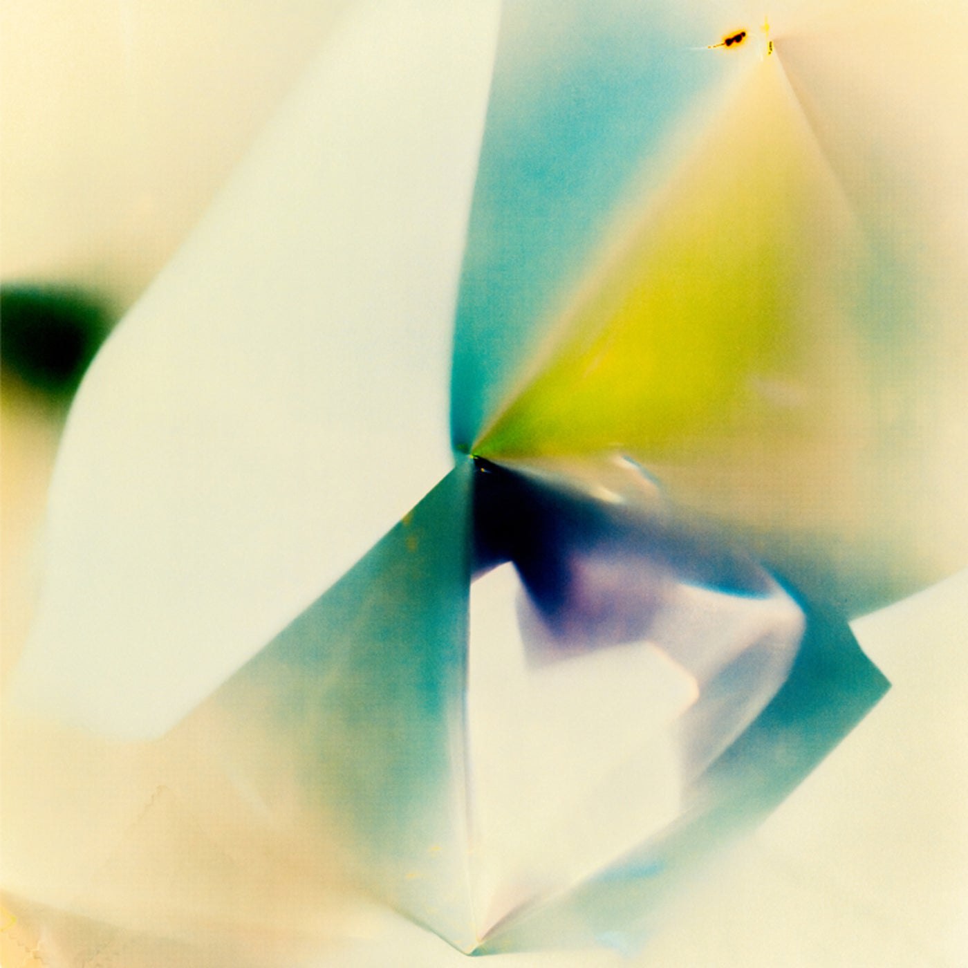 DJ Ojo – Total internal reflection
