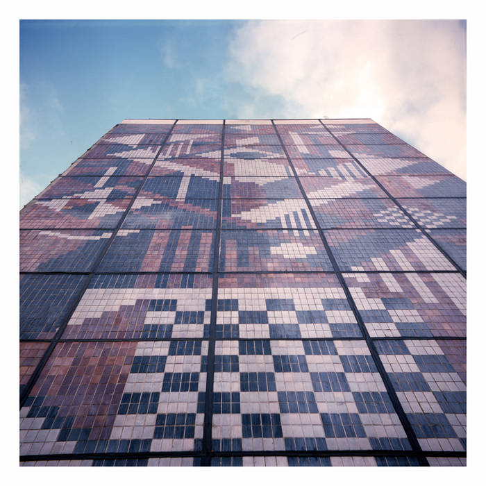 Ceeys – Concrete Fields
