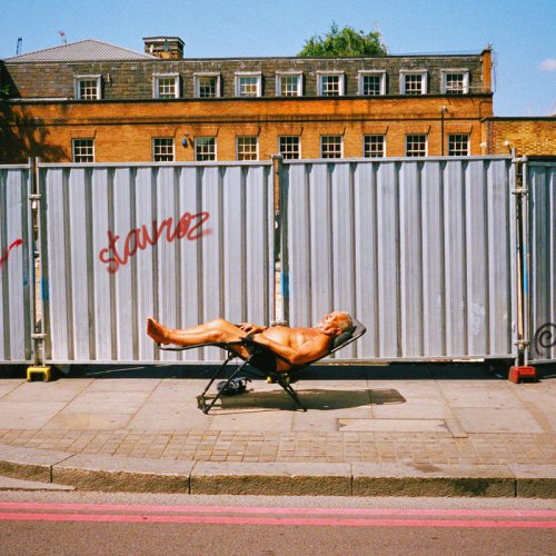 Stavroz – Take a Seat